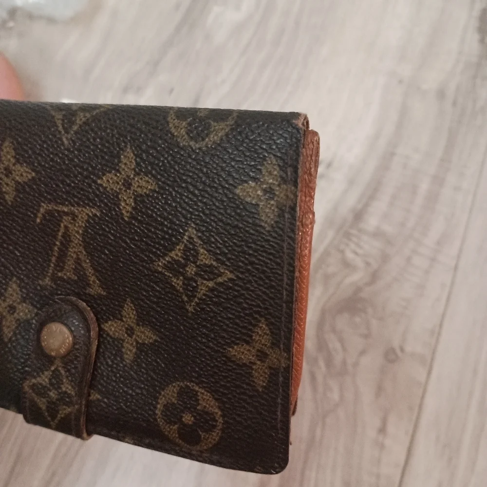 Louis Vuitton Monogram French Kisslock Wallet